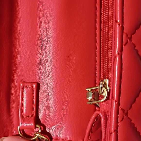 NWT Badgley Mischka Crossbody Red Quilted With Gold Studs and Gold Hardware - Picture 5 of 5